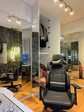 MileySin1111 online show from November 2025 03:26:02 PM