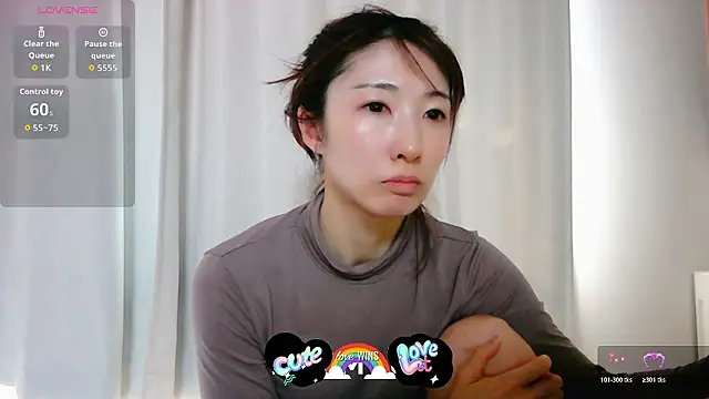 Snapshot of Love_me_Eri_ chatting on May 2026 05:26:02 AM Love me Eri online show from May 2026 05:26:02 AM