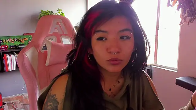 annie walker6 online show from December 2025 06:45:02 PM