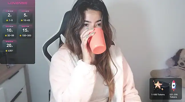 Snapshot of alice_middlee chatting on January 2025 07:35:01 PM alice middlee online show from January 2025 07:35:01 PM