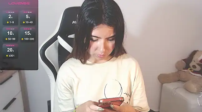 Snapshot of alice_middlee chatting on January 2025 10:08:02 PM alice middlee online show from January 2025 10:08:02 PM