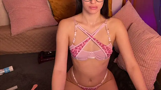 Snapshot of amanda_strong chatting on May 2026 01:11:01 AM amanda strong online show from May 2026 01:11:01 AM