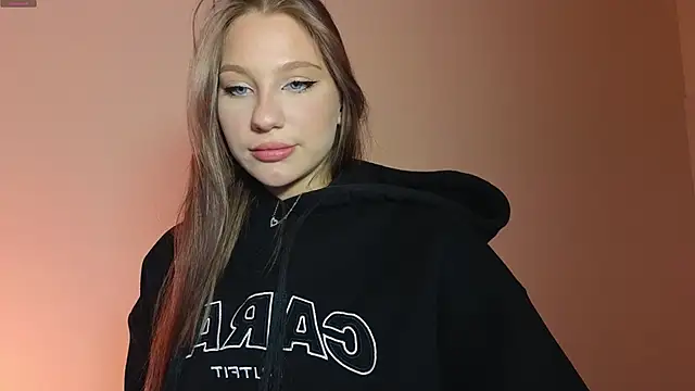 Snapshot of MiaKeler chatting on January 2025 07:29:02 PM MiaKeler online show from January 2025 07:29:02 PM