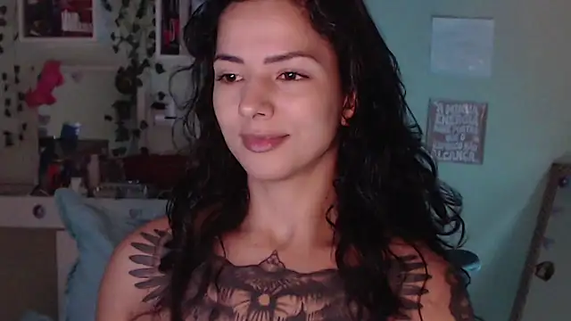 Snapshot of BeellyDance chatting on April 2026 12:44:02 PM BeellyDance online show from April 2026 12:44:02 PM