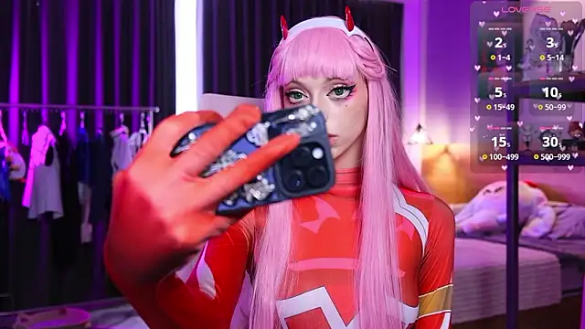 HolliWould  online show from February 2026 09:21:02 AM