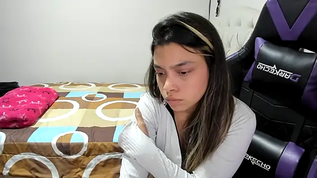 Snapshot of LuisaReyes_2911 chatting on April 2026 01:30:01 AM LuisaReyes 2911 online show from April 2026 01:30:01 AM