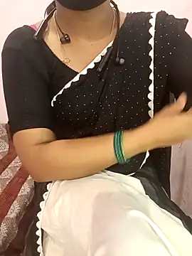 Snapshot of Mallu-Gayathri_Arun chatting on September 2025 05:08:02 AM Mallu-Gayathri Arun online show from September 2025 05:08:02 AM