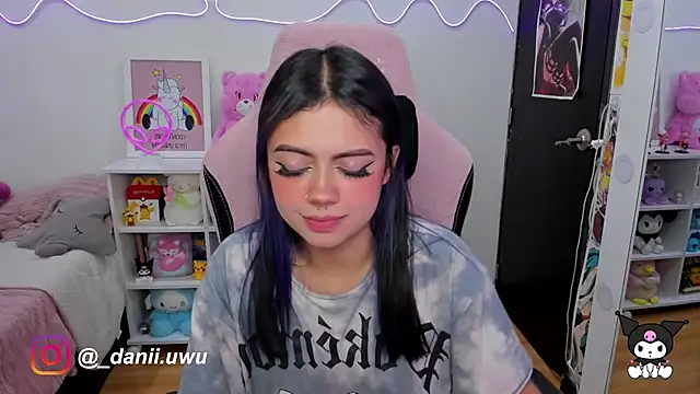 CuteDani  online show from March 2025 11:22:02 AM