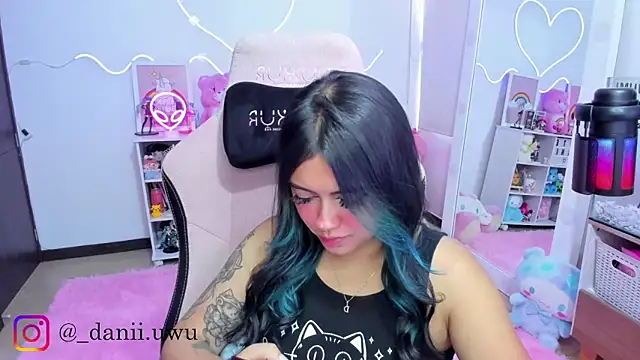 CuteDani  online show from February 2026 02:10:01 PM