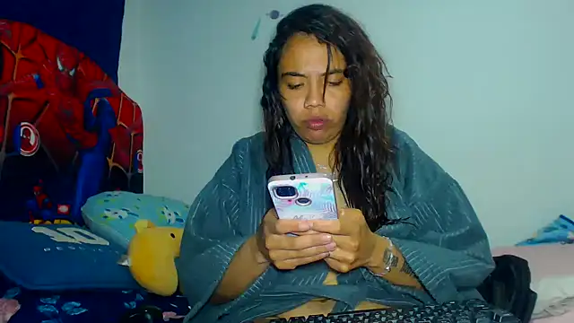 Snapshot of AmaraRoberts420 chatting on December 2024 11:05:01 PM AmaraRoberts420 online show from December 2024 11:05:01 PM