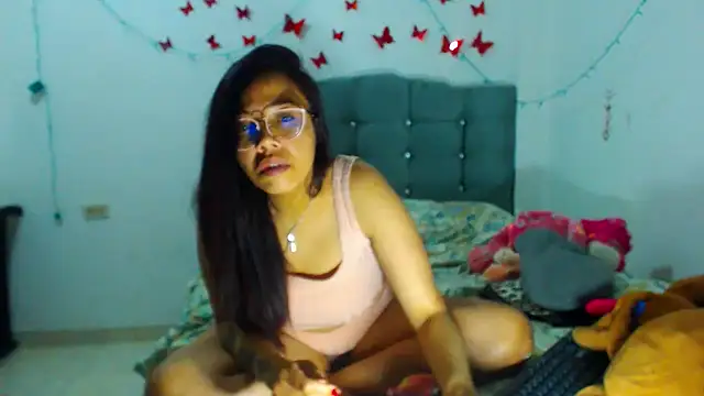 Snapshot of AmaraRoberts420 chatting on January 2025 04:19:02 AM AmaraRoberts420 online show from January 2025 04:19:02 AM
