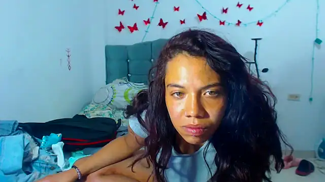 Snapshot of AmaraRoberts420 chatting on February 2025 04:18:02 AM AmaraRoberts420 online show from February 2025 04:18:02 AM