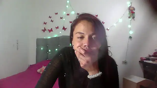 Snapshot of AmaraRoberts420 chatting on March 2025 12:04:01 AM AmaraRoberts420 online show from March 2025 12:04:01 AM