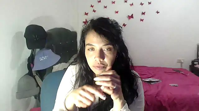 Snapshot of AmaraRoberts420 chatting on September 2025 03:39:02 AM AmaraRoberts420 online show from September 2025 03:39:02 AM