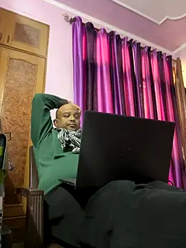 Snapshot of Dick_6inches chatting on November 2025 05:50:01 AM Dick 6inches online show from November 2025 05:50:01 AM