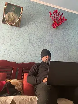 Snapshot of Dick_6inches chatting on December 2025 07:46:02 AM Dick 6inches online show from December 2025 07:46:02 AM