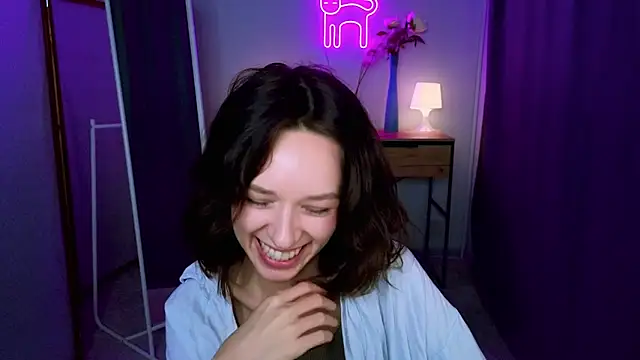 Snapshot of VivianLy_ chatting on February 2025 03:39:01 PM VivianLy online show from February 2025 03:39:01 PM