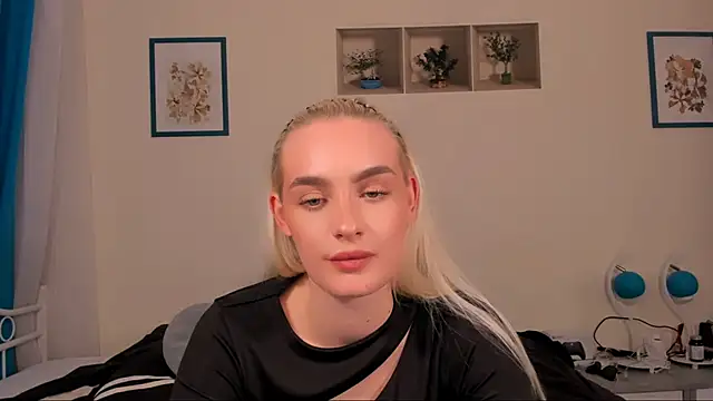 OliviaKisss online show from April 2026 07:58:02 PM