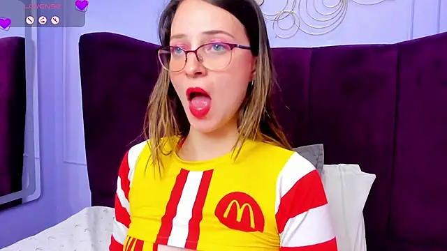 AmbeerWood  online show from March 2025 02:54:01 PM