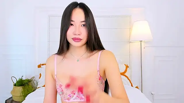 NaomiYuu online show from February 2026 02:27:02 AM