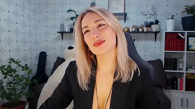 MillaXQueen online show from February 2026 03:22:01 PM