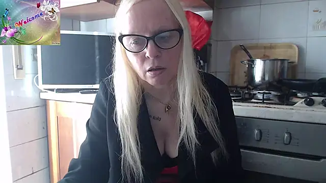 martachatte online show from November 2025 09:08:02 AM