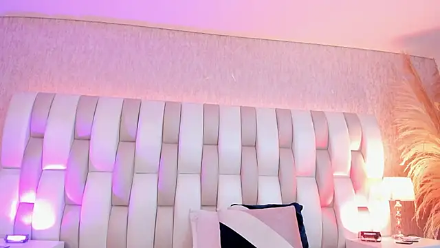 Rebeca jones online show from March 2026 12:33:02 PM