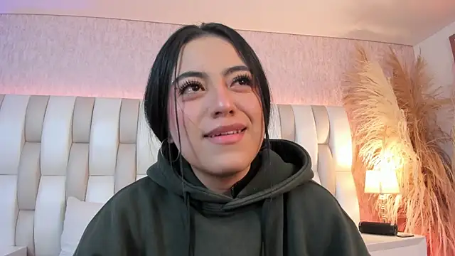 Rebeca jones online show from April 2026 12:11:02 PM