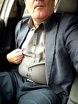 stiffandlubedxh online show from October 2025 10:05:01 PM