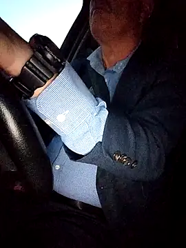 stiffandlubedxh online show from April 2026 08:17:01 PM