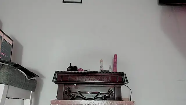 Snapshot of AngelBarbaro chatting on May 2026 09:13:01 PM AngelBarbaro online show from May 2026 09:13:01 PM