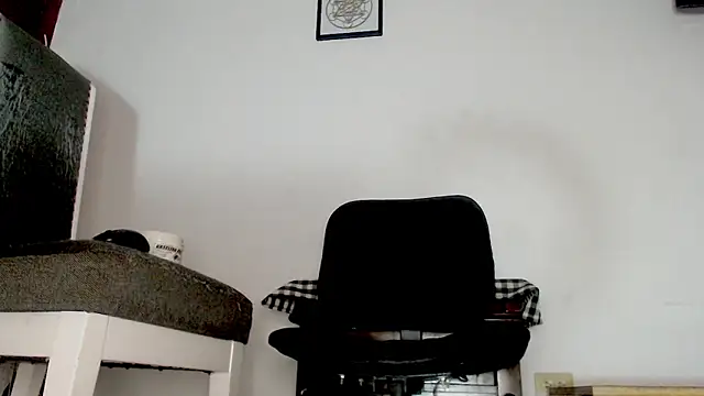Snapshot of AngelBarbaro chatting on May 2026 08:36:02 PM AngelBarbaro online show from May 2026 08:36:02 PM