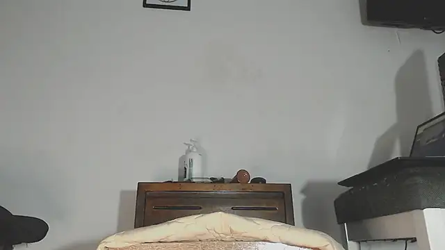 Snapshot of AngelBarbaro chatting on May 2026 10:52:02 PM AngelBarbaro online show from May 2026 10:52:02 PM