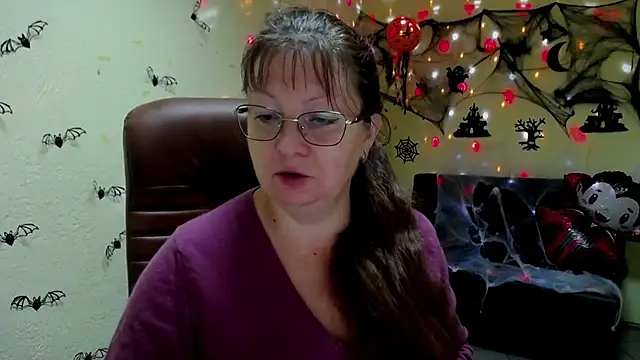 VanessaHotts online show from October 2025 05:04:02 AM