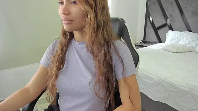 AnnieAndStefan online show from February 2026 02:05:01 PM