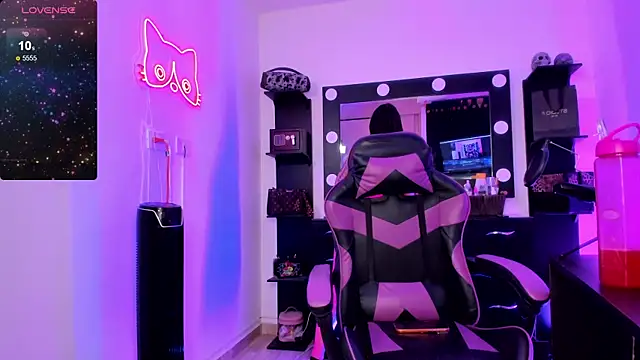 miss kitty online show from March 2026 11:22:01 PM