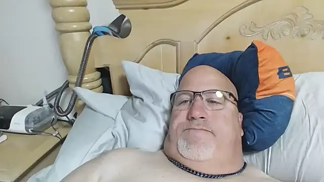 Bigbear0563 online show from March 2026 04:01:01 PM