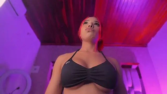 Emmily Savage online show from February 2026 07:26:02 PM