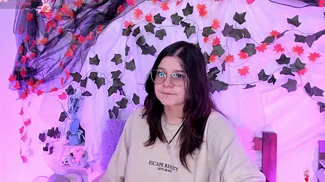 Mey moon online show from February 2025 03:41:02 PM