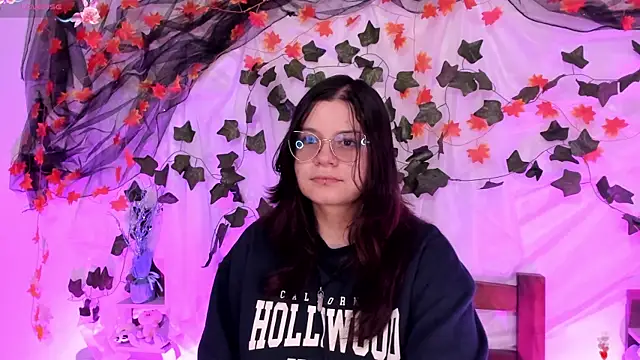 Mey moon online show from February 2025 04:47:01 PM