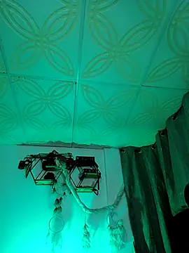 Piafisher1 online show from October 2025 11:14:02 PM