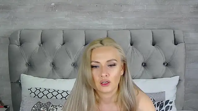 IsabellaDeRosa online show from March 2025 12:23:02 PM