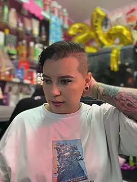 Snapshot of TamySweetness chatting on February 2026 05:16:02 PM TamySweetness online show from February 2026 05:16:02 PM