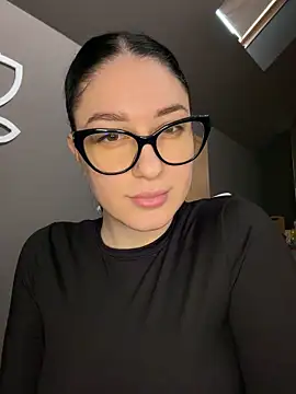 moniqque online show from November 2025 06:58:02 AM