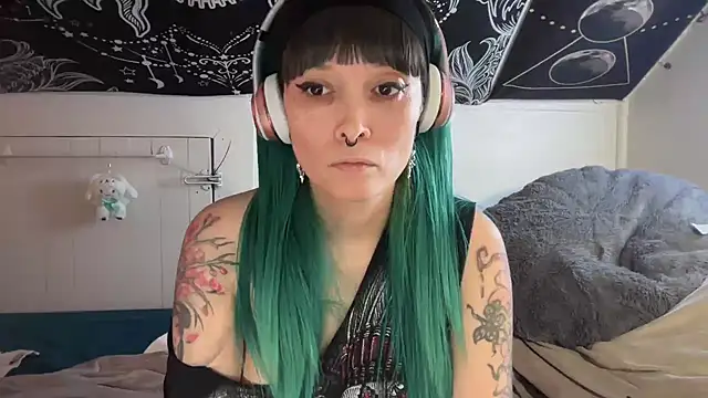 FRRANNKIE online show from February 2025 12:02:02 PM