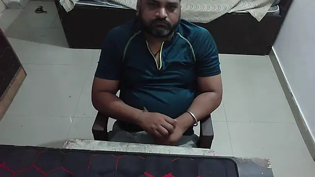 Snapshot of rentarob chatting on April 2026 05:52:01 AM rentarob online show from April 2026 05:52:01 AM