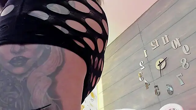 Snapshot of nicollette_miller chatting on January 2025 03:25:01 PM nicollette miller online show from January 2025 03:25:01 PM