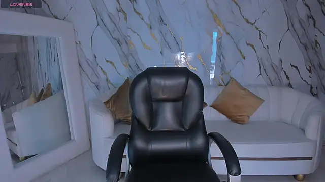 DannaCruz online show from October 2025 07:21:01 PM