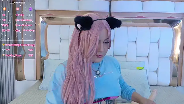 valkiria moore online show from February 2026 08:07:01 PM