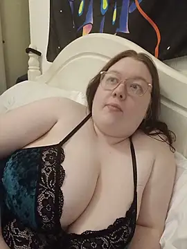 Snapshot of Sexycurvyemilyy chatting on June 2026 09:08:02 PM Sexycurvyemilyy online show from June 2026 09:08:02 PM